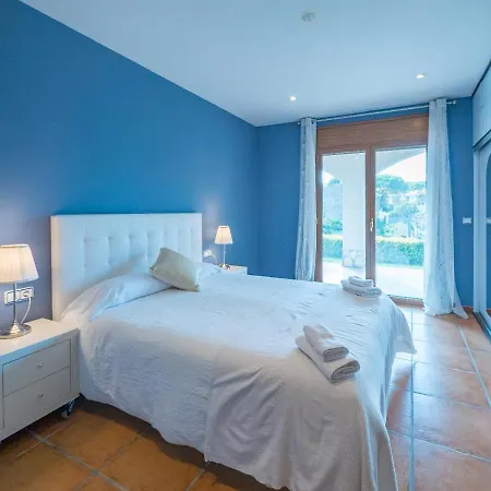 Vivalidays Kiros Villa *